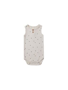 Quincy Mae Sleeveless Henley Bodysuit, Criss Cross Pattern 6-12 Months